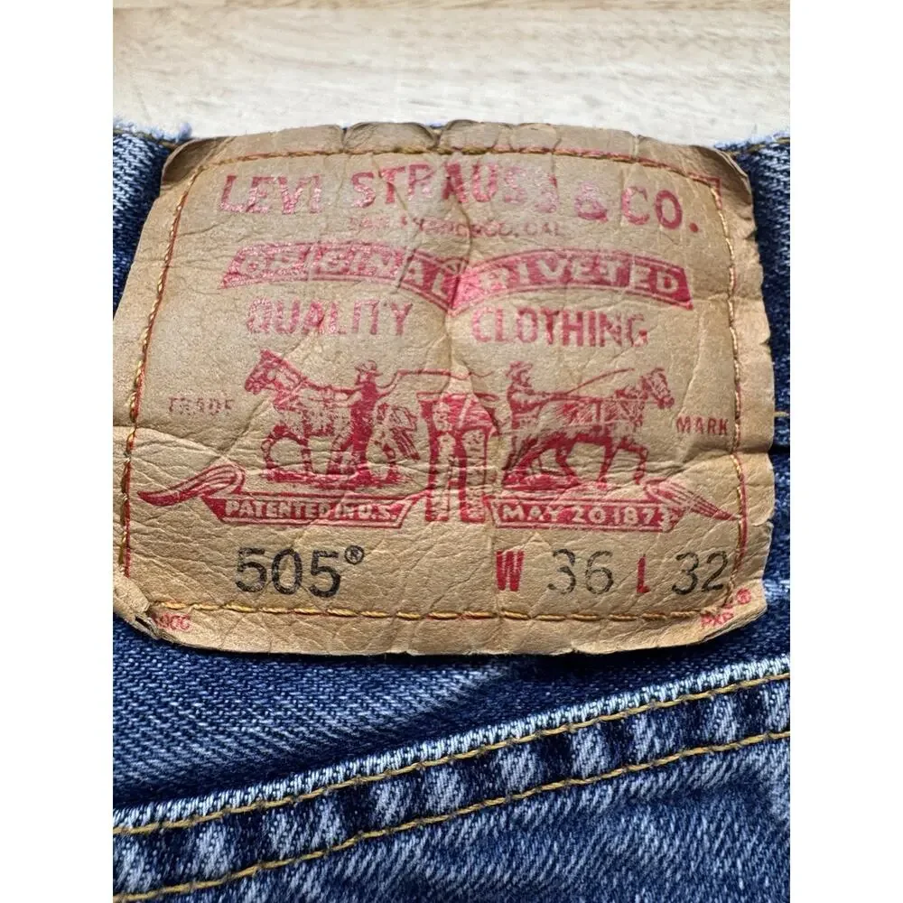 Levis 505 Regular Fit Straight Leg Vintage Denim Distressed Jeans Mens 36x32 Y2K